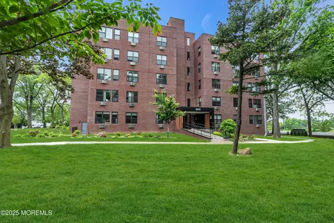 3011 Edwin Ave #4J, Fort Lee, NJ 07024