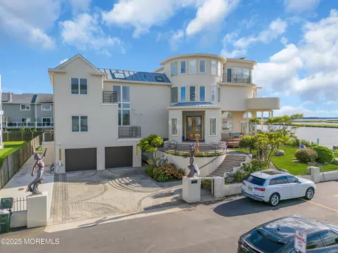 1 Island View Way, Sea Bright, NJ 07760