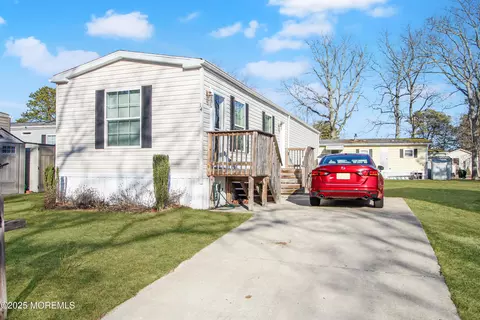 14 Muskrat Pl, Manchester, NJ 08759