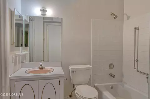 6 Hancock Dr #E, Whiting, NJ 08759 photo 6