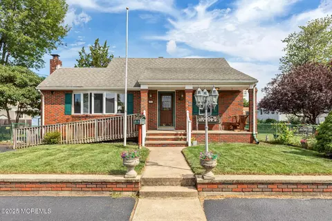 31 N Clark St, Keansburg, NJ 07734