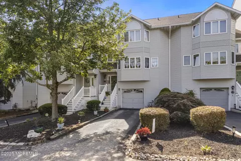 73 Orchid Ct #703, Toms River, NJ 08753
