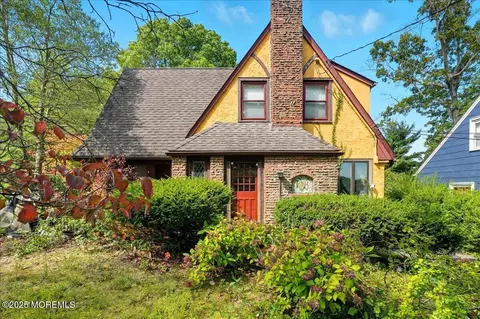 108 Pine St, Toms River, NJ 08753