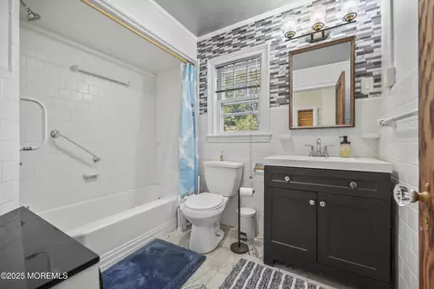 205 Ashland Rd, Middlesex, NJ 08846 photo 23