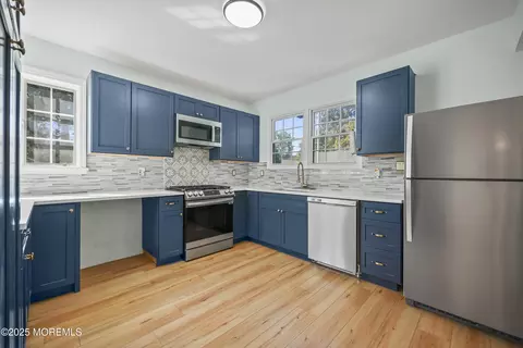 205 Ashland Rd, Middlesex, NJ 08846 photo 9