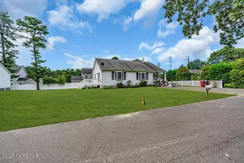270 2nd Ave, Toms River, NJ 08757