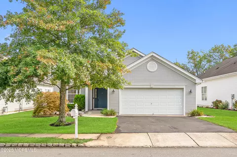 22 Morningside Ct, Lakewood, NJ 08701