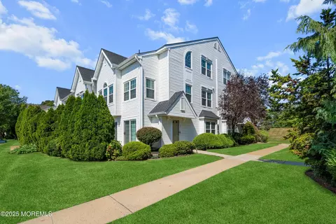 34 Madison Ct, Tinton Falls, NJ 07712