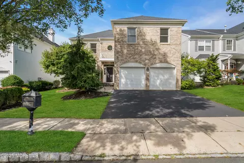 11 Turnberry Dr, Manalapan, NJ 07726