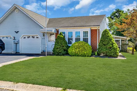 48 B Auburn St #54B, Whiting, NJ 08759