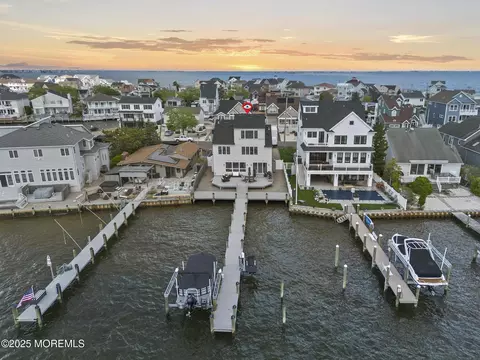 505 Bayview Dr, Toms River, NJ 08753
