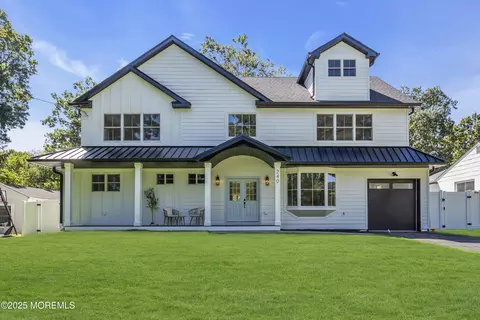 240 Highwood Rd, Oakhurst, NJ 07755