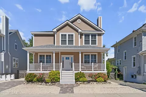 225 4th St, Beach Haven, NJ 08008