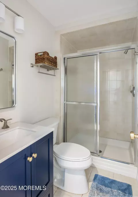 Bath - 82 E View Dr, Brick, NJ 08723 photo 1 of 3