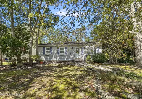 192 Dolphin Rd, Manahawkin, NJ 08050