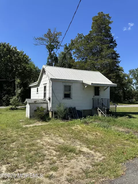 102 Archertown Rd, New Egypt, NJ 08533