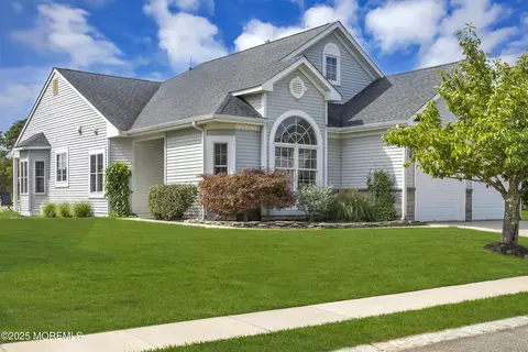 54 Pancoast Rd, Waretown, NJ 08758