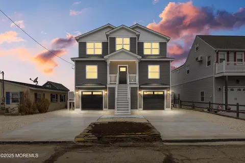 14 W Boat Dr, Little Egg Harbor, NJ 08087