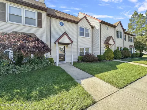 Exterior - 5 Forge Ct, Jackson, NJ 08527 photo 3 of 8