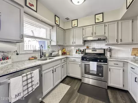 Kitchen - 5 Forge Ct, Jackson, NJ 08527 photo 1 of 3
