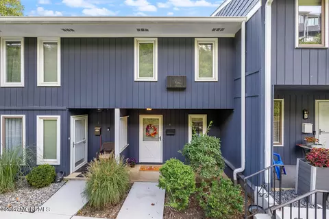 E4 Hillside Court, Highlands, NJ 07732