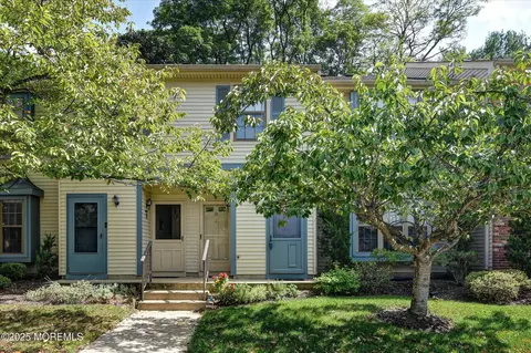 31 Balmoral Ct, Aberdeen, NJ 07747