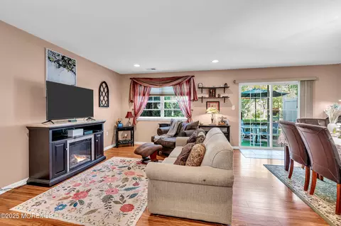 127 Medinah Ct, Howell, NJ 07731