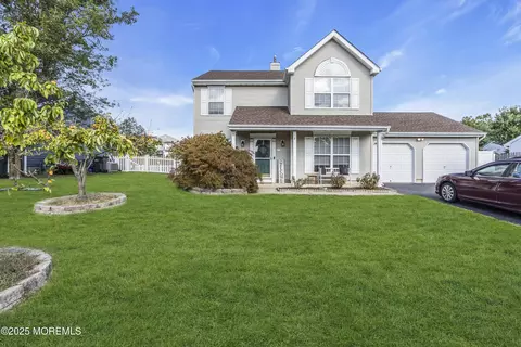 7 Augusta St, Tinton Falls, NJ 07712