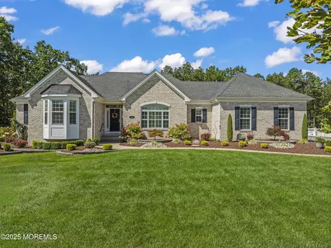 23 Aidan Ln, Jackson, NJ 08527
