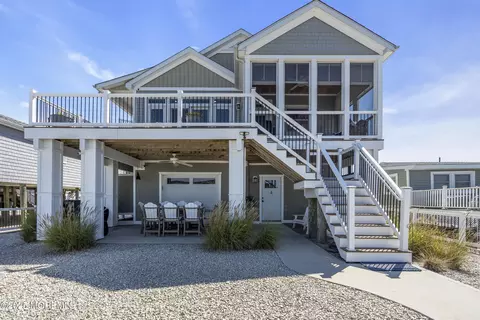 379 Kingfisher Rd, Tuckerton, NJ 08087