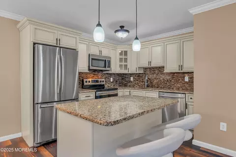 146 Parkway Dr #A, Freehold, NJ 07728