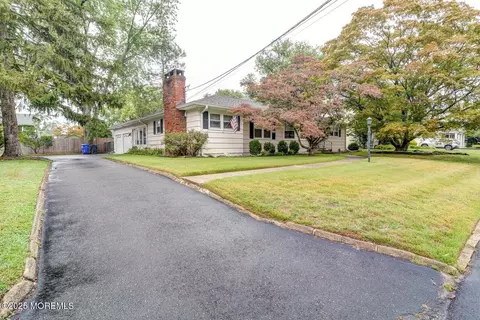 16 Wayside Dr, Brick, NJ 08724