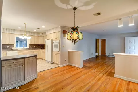 16 Wayside Dr, Brick, NJ 08724 photo 11