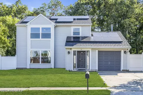 47 Deer Run Dr S, Barnegat, NJ 08005