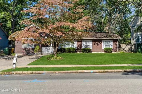 992 Princewood Ave, Lakewood, NJ 08701