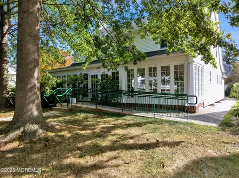 205 Maple Ave, Red Bank, NJ 07701