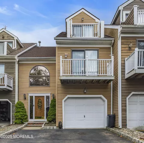 137 Marina Bay Ct, Highlands, NJ 07732
