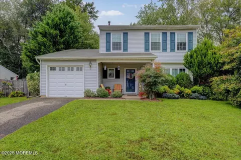 62 Appletree Rd, Howell, NJ 07731