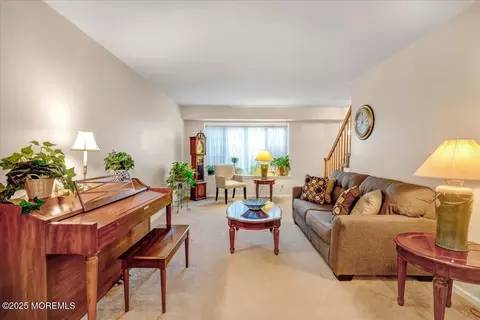 62 Appletree Rd, Howell, NJ 07731 photo 5