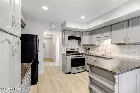 62 Appletree Rd, Howell, NJ 07731 photo 9