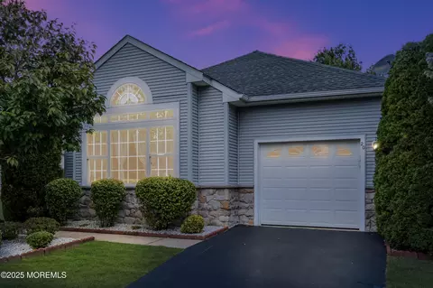 20 Rochford Dr, Manchester, NJ 08759