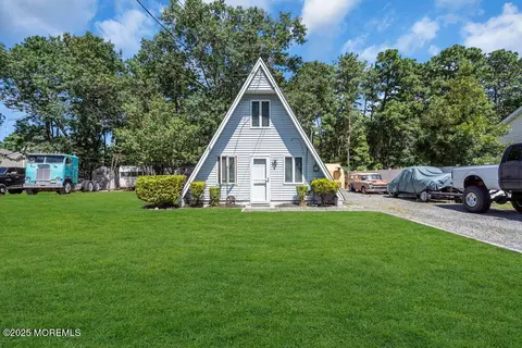 1436 Leguene Ave, Forked River, NJ 08731