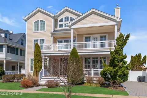 106 2nd Ave, Belmar, NJ 07719