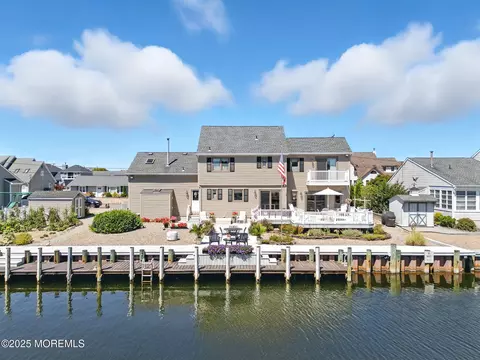 836 Spar Dr, Forked River, NJ 08731