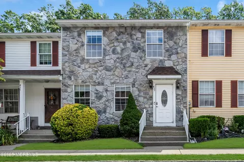 437 Rose Ct, Lakewood, NJ 08701
