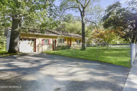 313 Miller Rd, Lakewood, NJ 08701