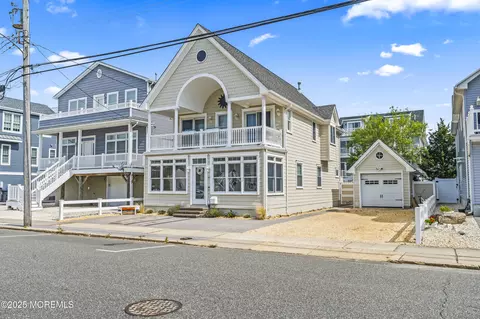 16 5th Ave, Seaside Heights, NJ 08751