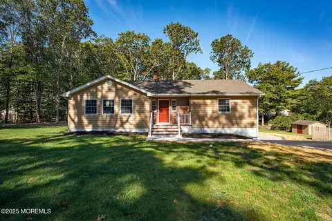 382 Buckalew Rd, Freehold, NJ 07728