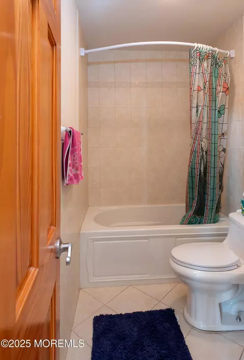 Bath - 709 Richmond Dr, Forked River, NJ 08731 photo 3 of 3