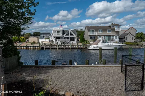 Exterior - 709 Richmond Dr, Forked River, NJ 08731 photo 16 of 18
